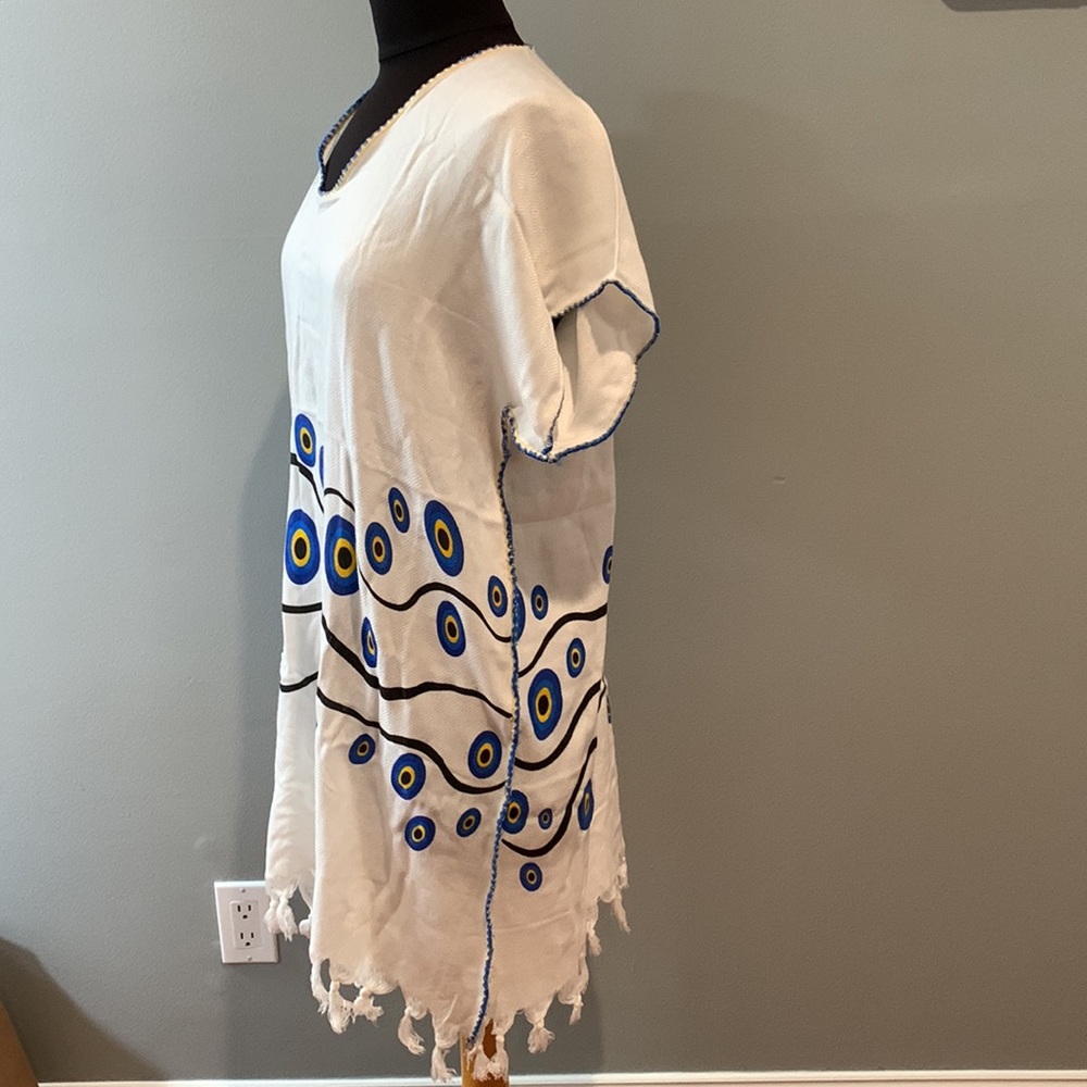 New Beach Cover Up - Picture 4 of 8